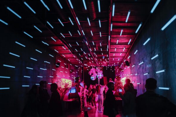Protestactie 'De Nacht Staat Op' van nachtclubs