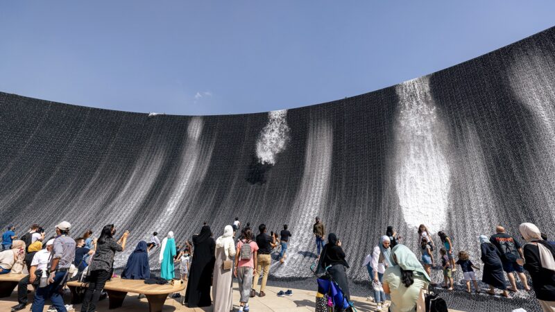 Dubai World Expo (fotograaf Jan Buteijn) - muur met water