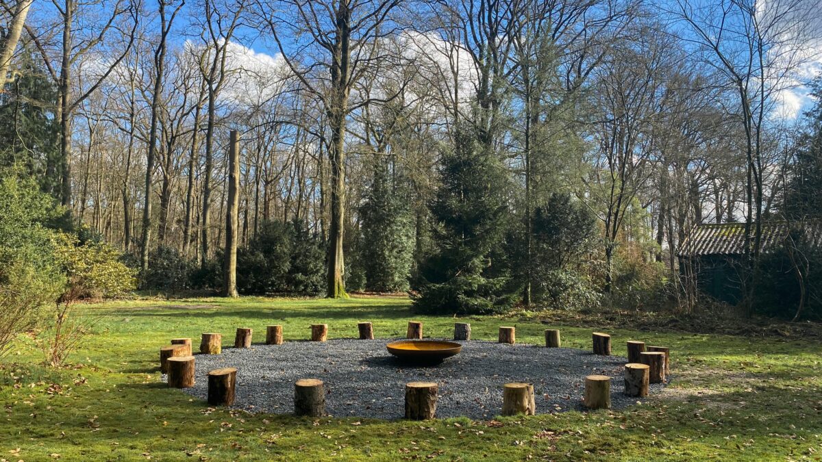 Kontakt der Kontinenten - kampvuurplek