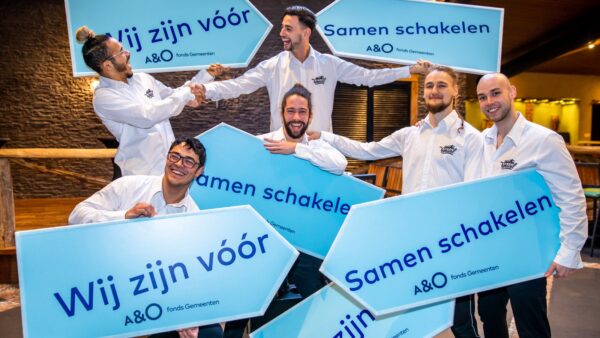 Sign Jugglers zorgen voor volle bak aandacht op jouw signing - foto Kees Winkelman