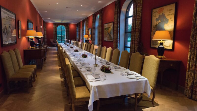 Bibliotheek-Dinner-50-pax-Louwman-Museum