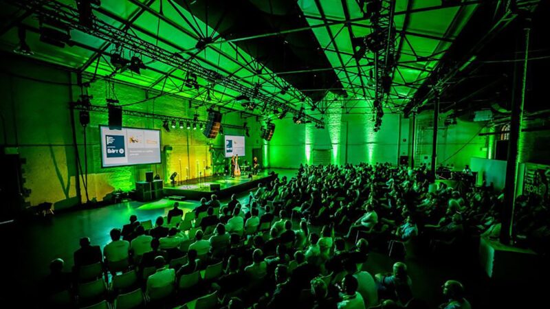 LR-Innovation-Summit-2022-Schneider-Electric-Brussel-Tourentaxis-Sheds-Primetime