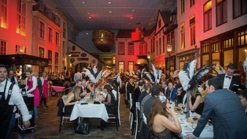 Museumplein - Dinner long tables 200 pax - Louwman Museum
