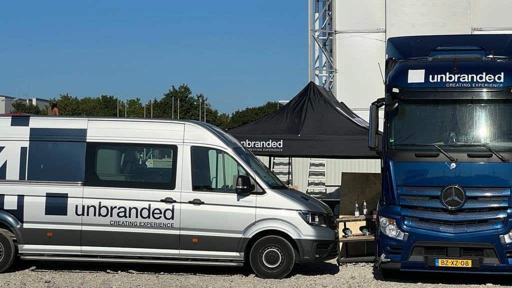 Unbranded verantwoordelijk voor bouw grootste buitenpodium in Duitsland - busje