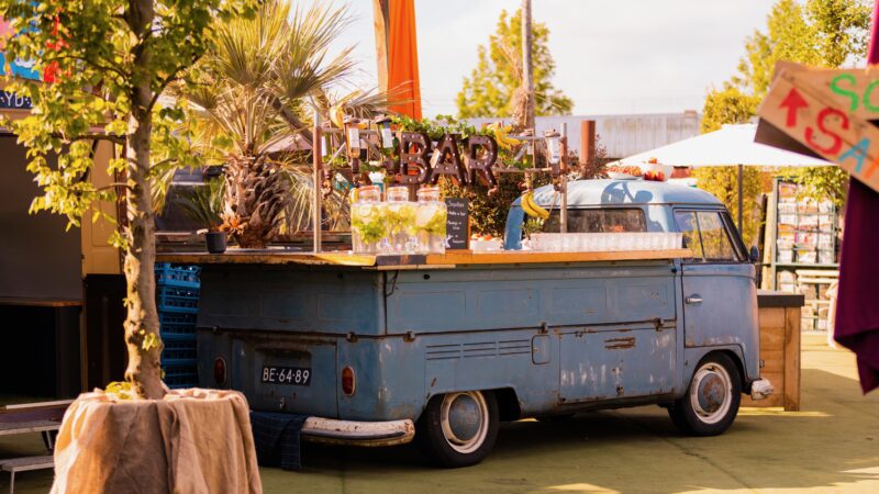 .LIEF Amsterdam CourtYard Foodtrucks