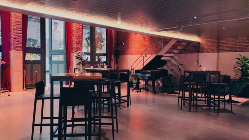 Foyer-De-Hallen-Studios