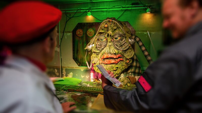 Monster achter balie - Hete Peper