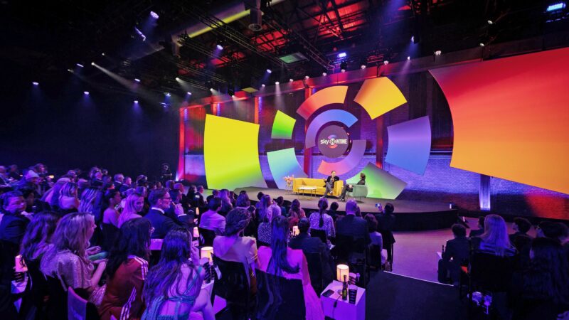 SKYSHOWTIME_LIVESHOW_WINK-foto-Joris-Bruring-Sophie-van-Veen-–-The-OS