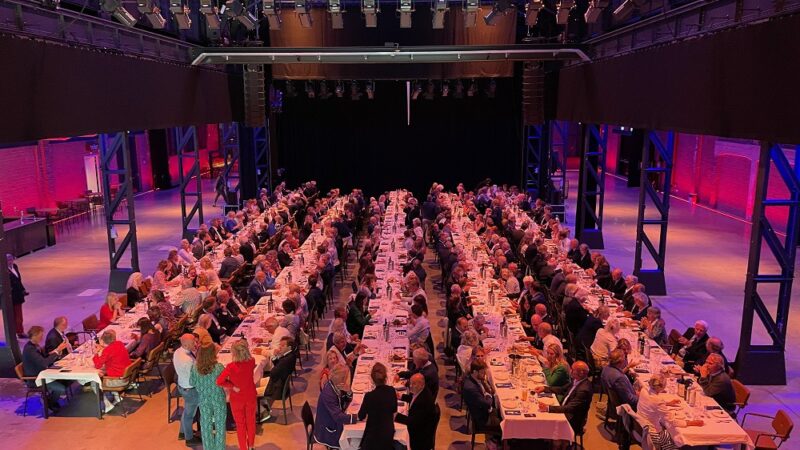 Shared Dining lange tefales Theater de Kampanje