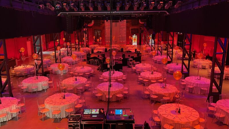 Theater de Kampanje diner met ronde tafels 400 personen