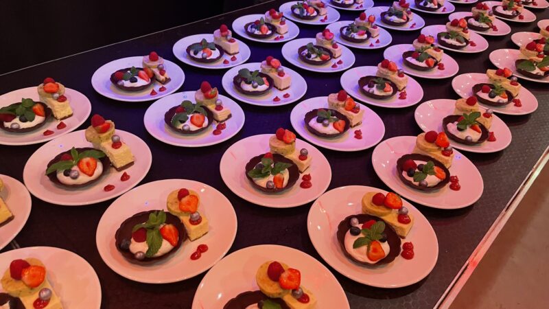 Theater de Kampanje diner toetjes mise en place