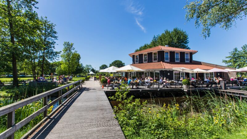 Buitenplaats-Kameryck-brug-naar-terras