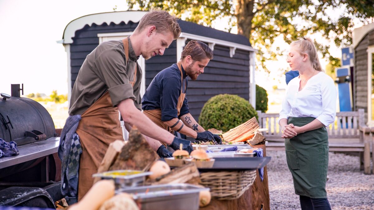 Buitenplaats Kameryck - kok bij bbq