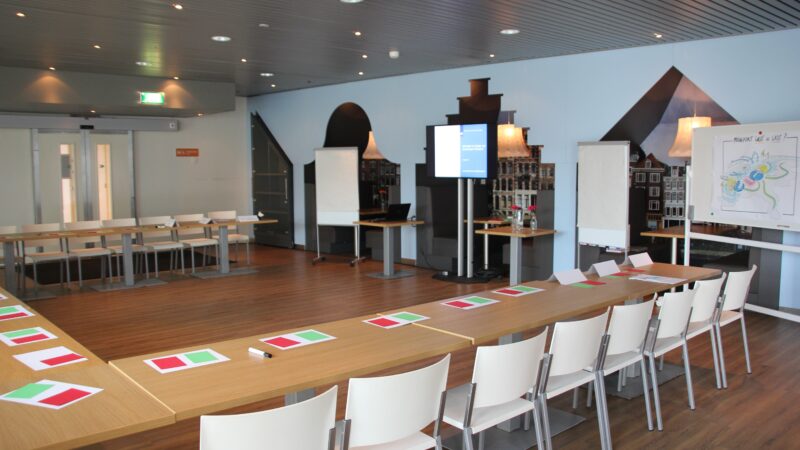 Madurodam - zaal in U opstelling