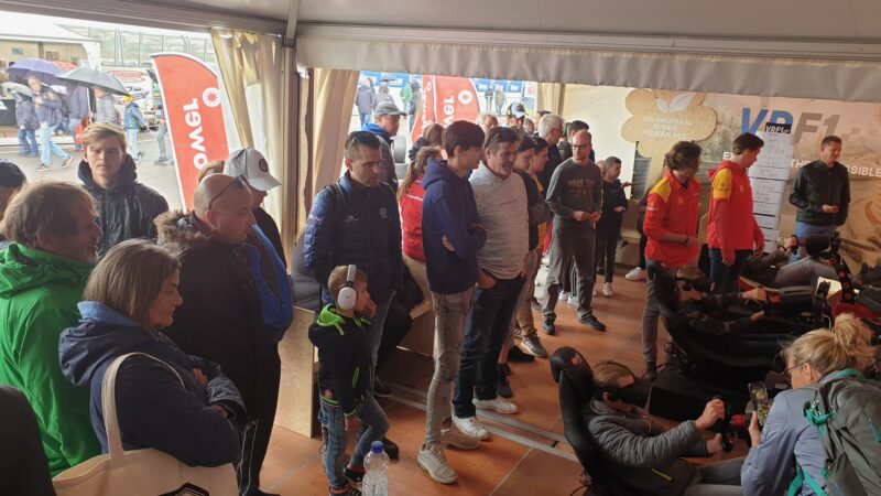 VFRX1 racing - event met toeschouwers en racesimulator