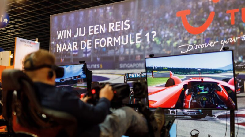 VRX1 racesimulator op beurs_Fotografie Jules van Iperen