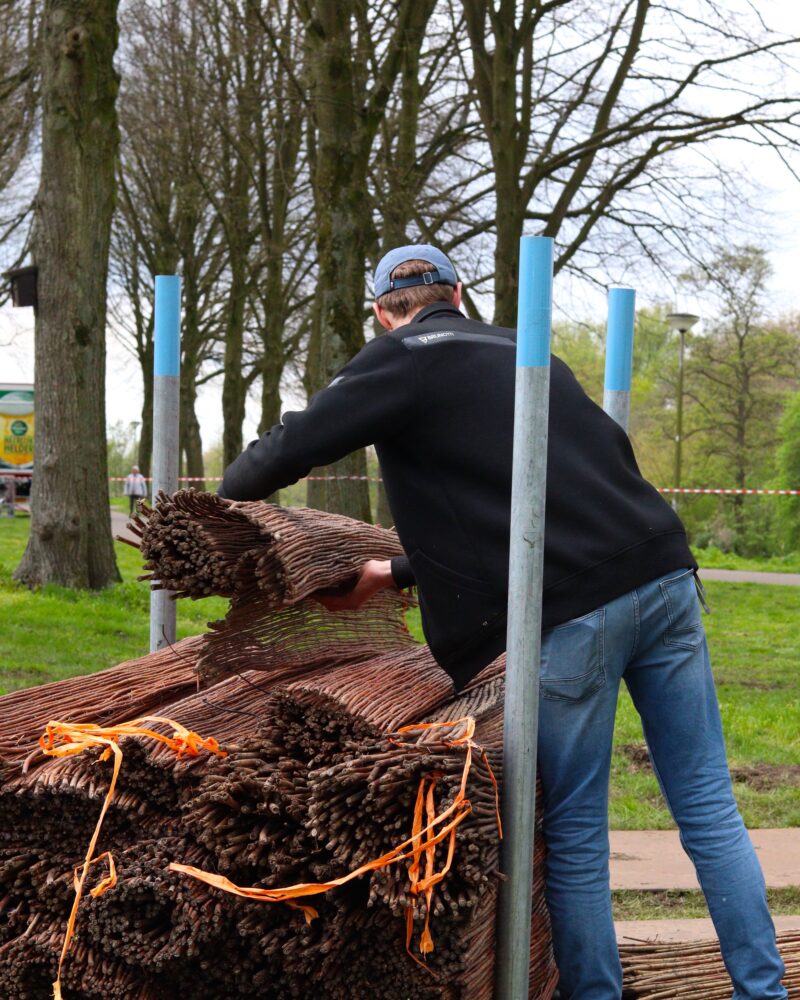 Factor F - crewhands - personeel dat aan het opbouwen is voor een event