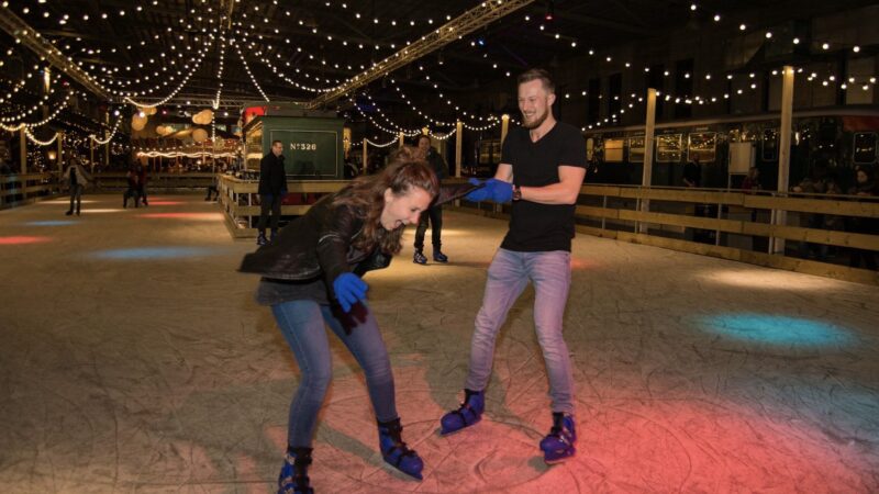 Spoorwegmuseum_schaatsers ijsbaan