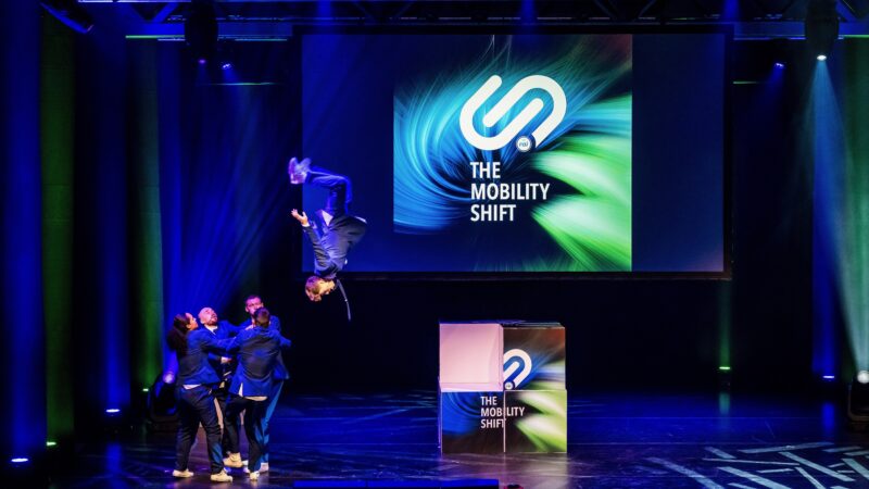 Cube Connect - Blue Luna - acts met dansers en blokken