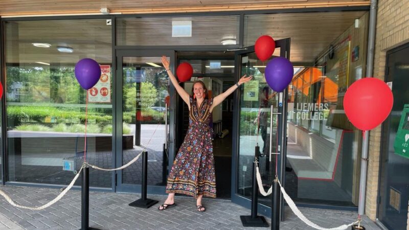 Floor Verrast - Marloes Floor in deuropening Liemers College