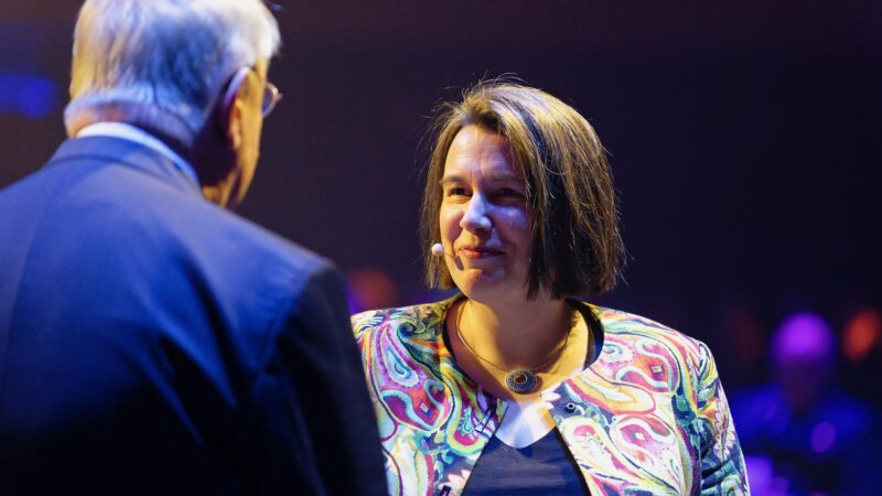 NEDS 2022 Dagvoorzitter Esmeralda Kleinreesink in gesprek met Hans Hillen