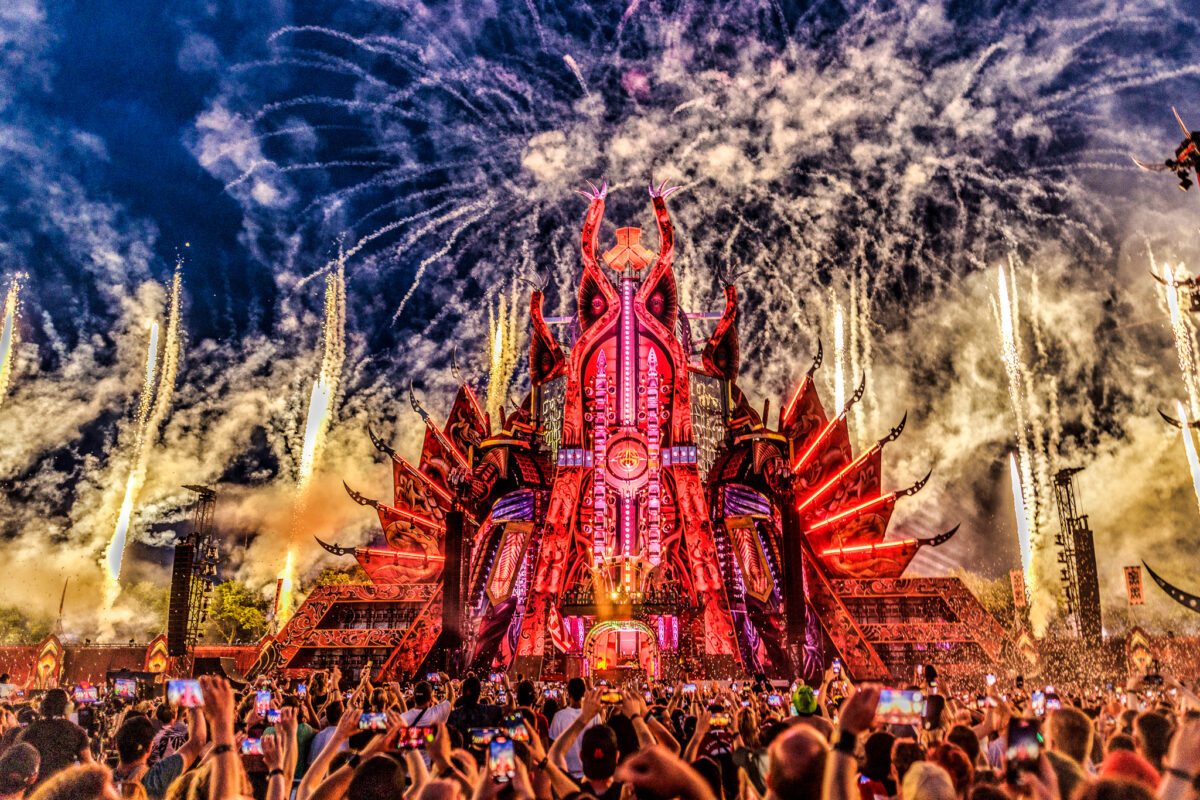 Defqon.1 mainstage vuurwerk eindshow
