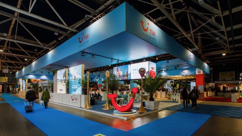 First-Impression-beursstand-tui-vakantiebeurs_Fotografie-Jules-van-Iperen