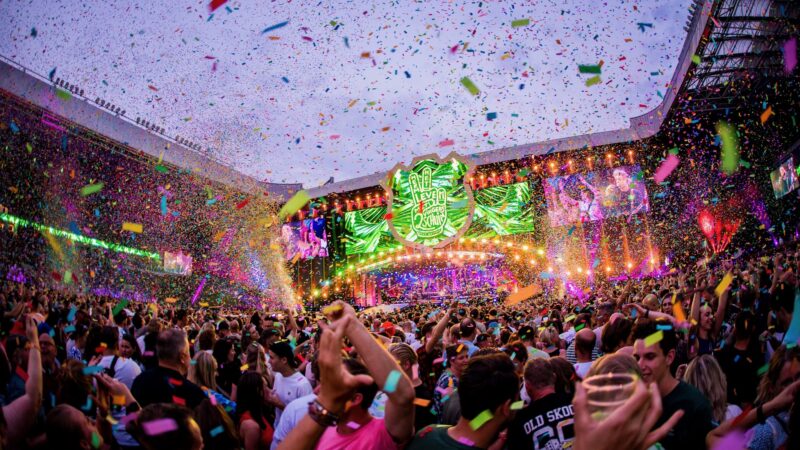 Hutten_Guus_Meeuwis- concert in stadion - Philips Stadion - Beeld Twycer