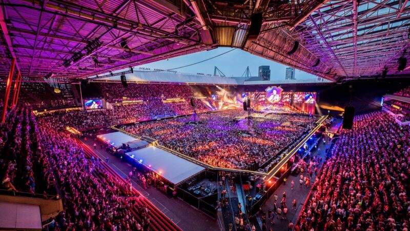 Hutten_Guus_Meeuwis- concert in stadion - Philips Stadion - Beeld Twycer