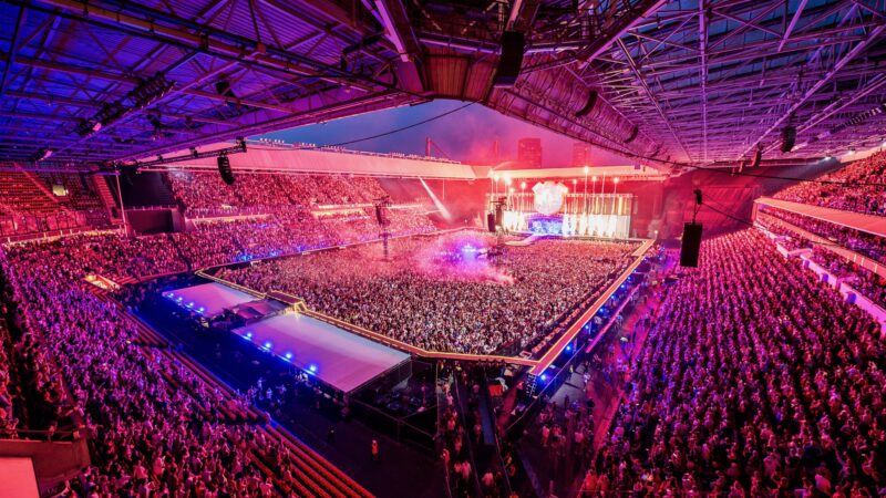 Hutten_Guus_Meeuwis- concert in stadion - Philips Stadion - Beeld Twycer