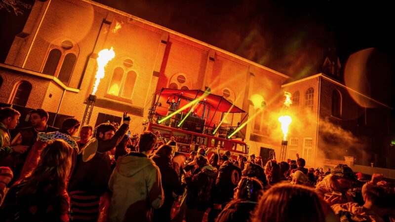 Festitruck is het all-in podium op wielen voor jouw festival of evenement - foto Lallebal3
