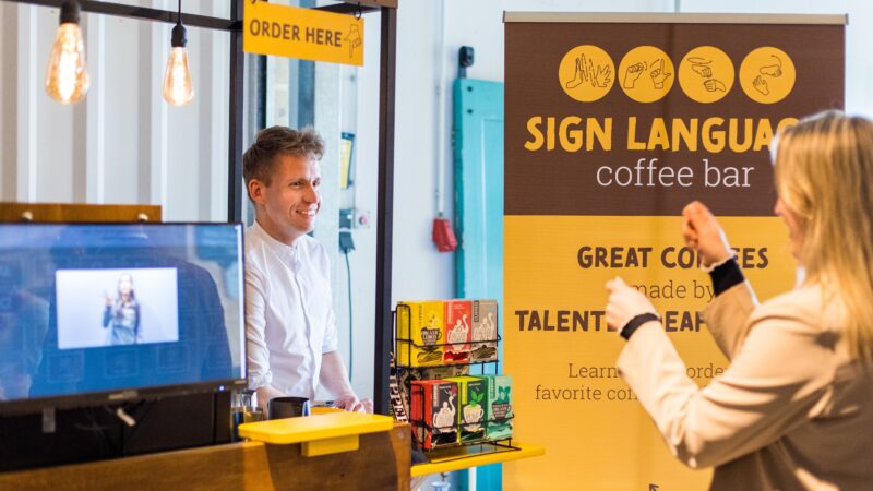 Hutten-Food-Design-sign-language-coffeebar_Three-Sixty - Beeld Twycer