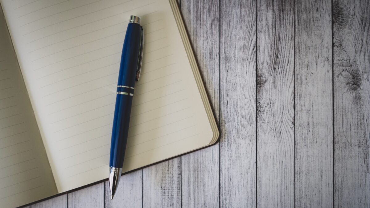 pen op notitieboekje
