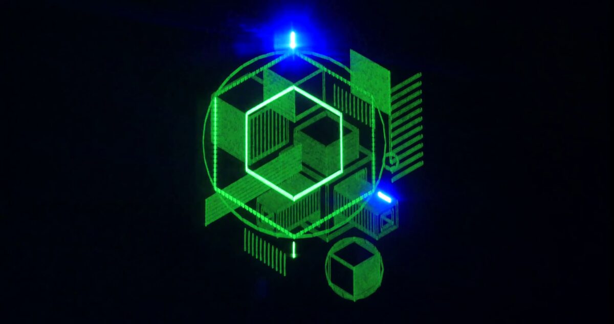 BLACKLIGHT_X_Laserkunstenaar JesterN brengt fictieve, Escheriaanse werelden tot leven met licht en geluid Foto Alberto Novello