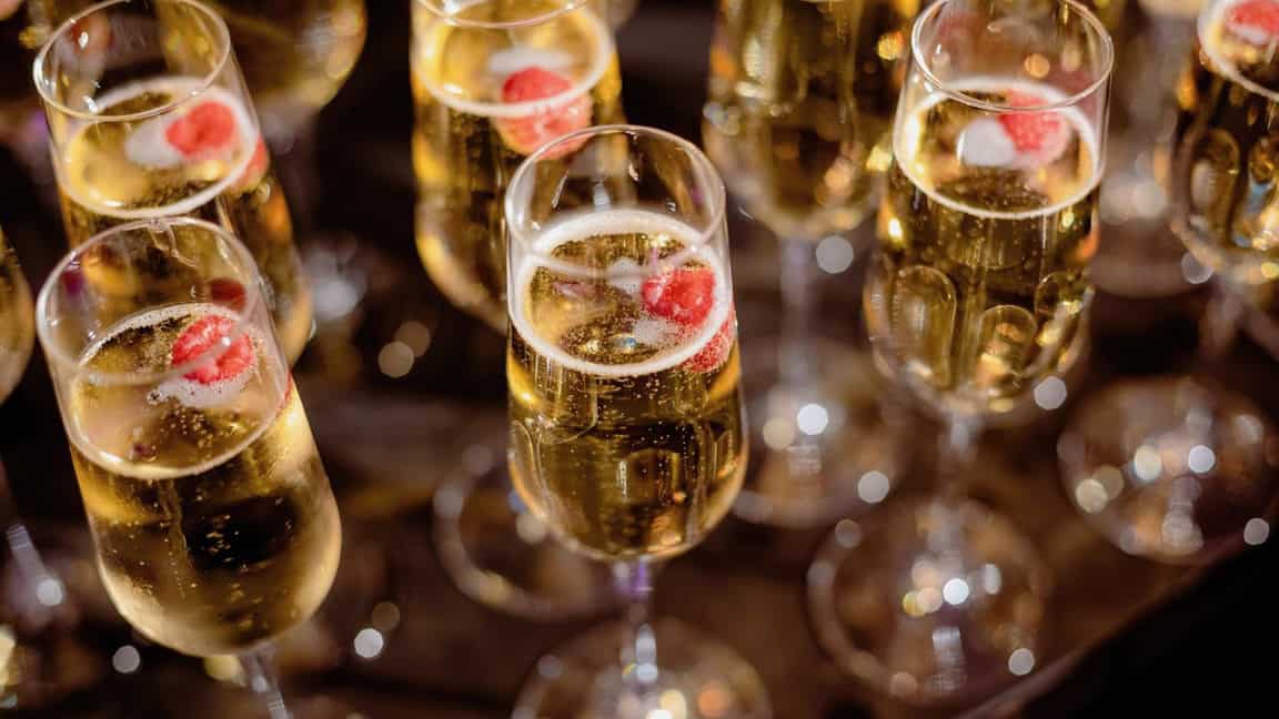 Champagne met framboos bij Gooiland