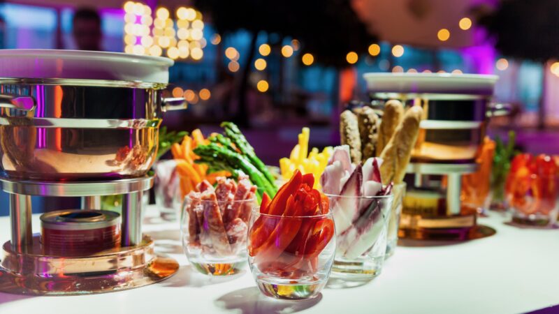 Hutten food & design - glazen met hapjes erin