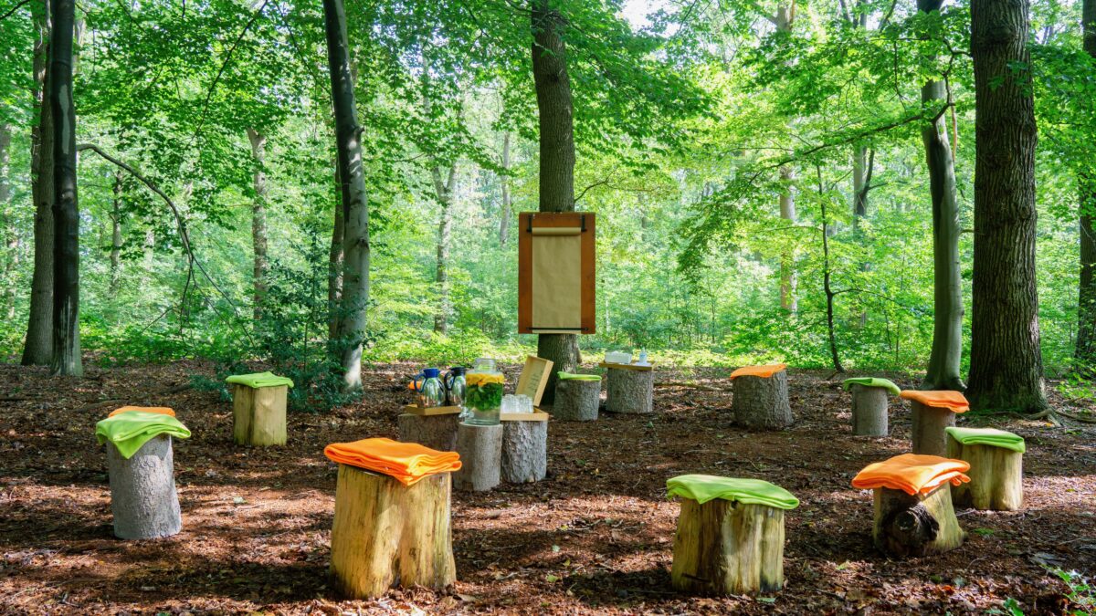 Kontakt der Kontinenten -Buiten-vergaderen-palaverplek