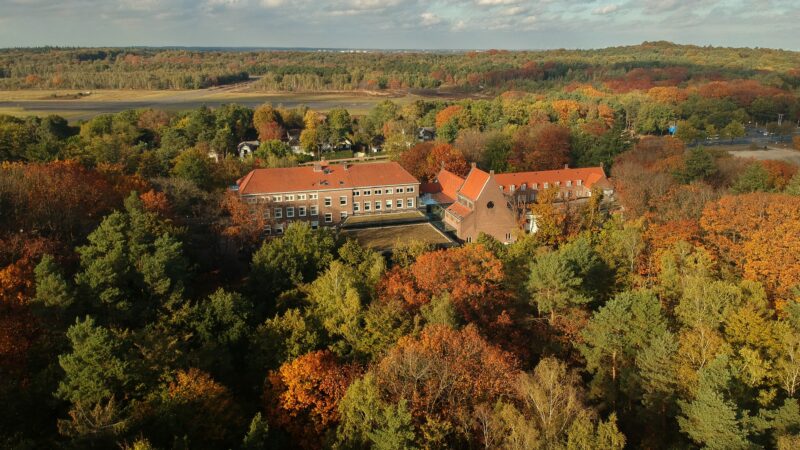 Kontakt-der-Kontinenten-missiehuis- luchtfoto