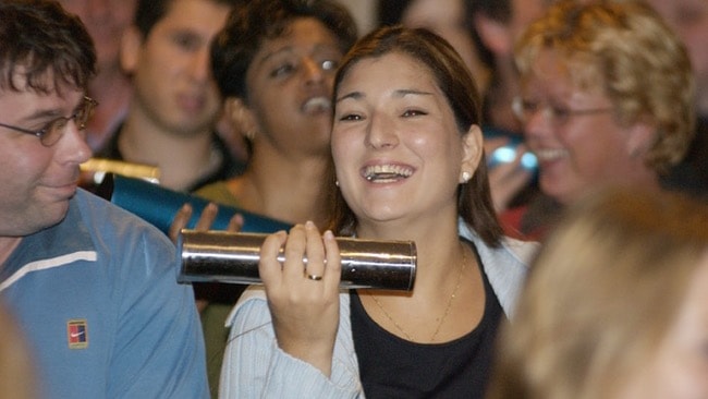 Percussie More Balls Than Most - lachende vrouw