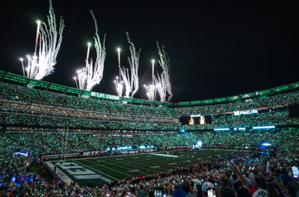 de Waveband van PixMob gebruikt tijdens een NFL-wedstrijd van de Jets op 11 september