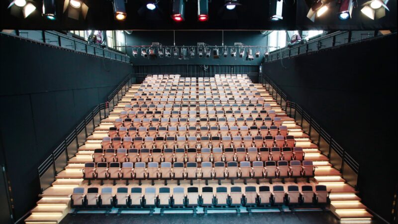 Theater de Kampanje - Middenzaal - foto Danny Migalsk
