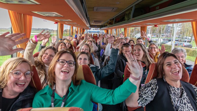 BFoto_Locatietour Deventer - groep in bus