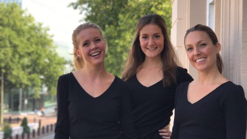 Kronenburg Hospitality & Event Staff - HOSTESSES KRONENBURG AMSTERDAM DEN HAAG UTRECHT