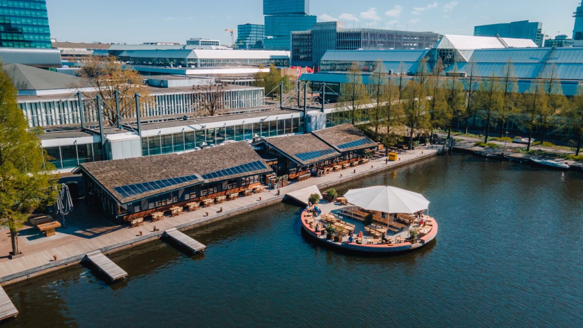 Luchtfoto vanaf het water - Strand Zuid - foto RemyOnline