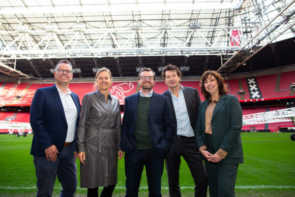 foto bekendmaking Levy Europe publiekscateraar Johan Cruijff ArenA