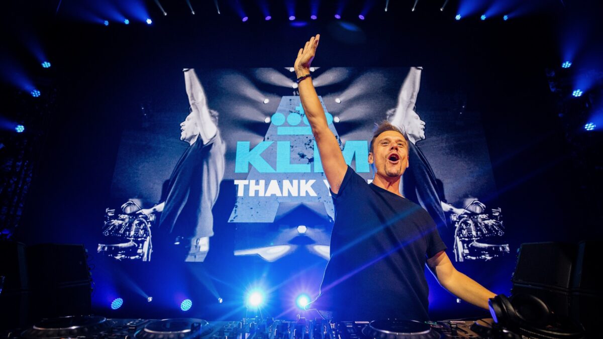 Armin-van-Buuren-bij-KLM-feest_xsaga_foto-Floris-Heuer