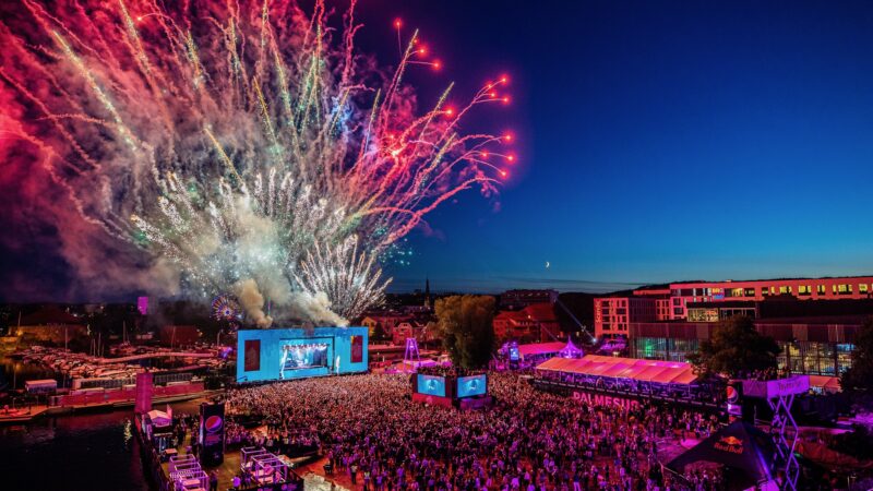Festival met vuurwerk_Palmesus_foto Floris Heuer