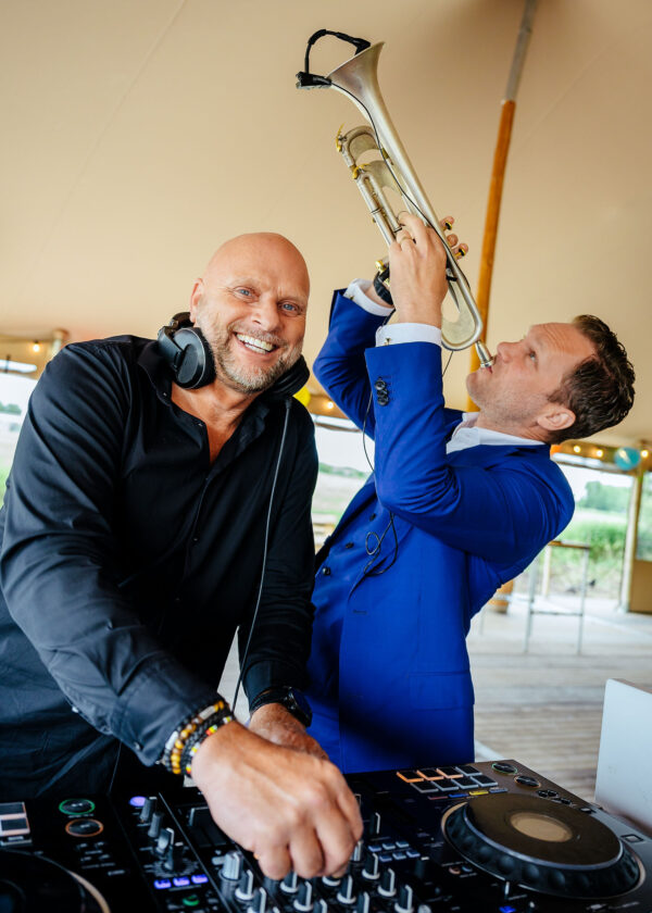 Muziek-DJ-trompet-UP-Amsterdam-Weesp-Fotograaf-Dennis-Bouman