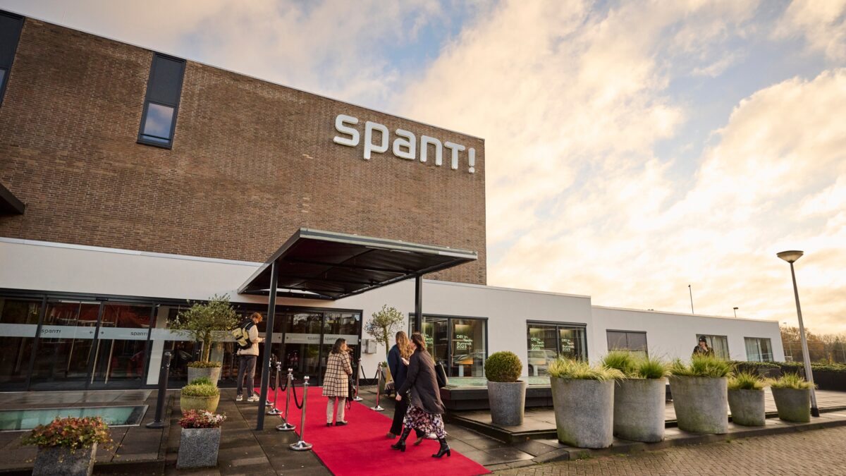 Spant_Buiten rode loper ontvangst