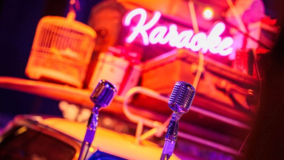 Karaoke Cafe de Play mini playback _ Fotograaf Marco Scheurink